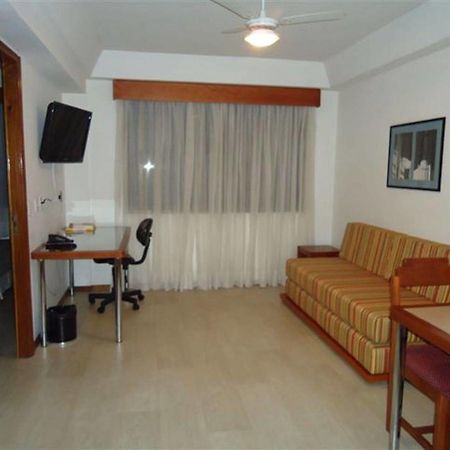 Collins Trade Hotel Порту Алегри Екстериор снимка