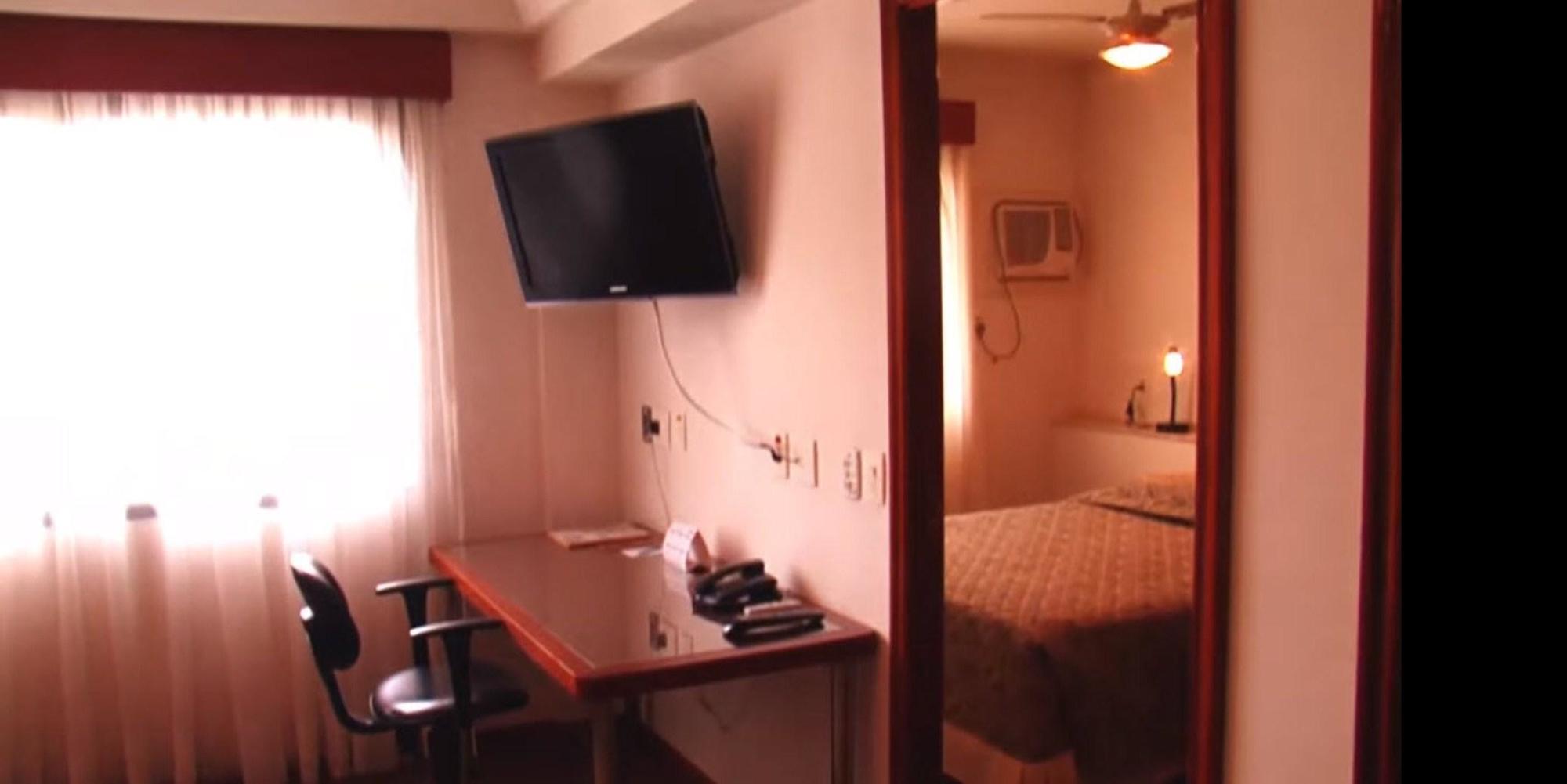 Collins Trade Hotel Порту Алегри Екстериор снимка