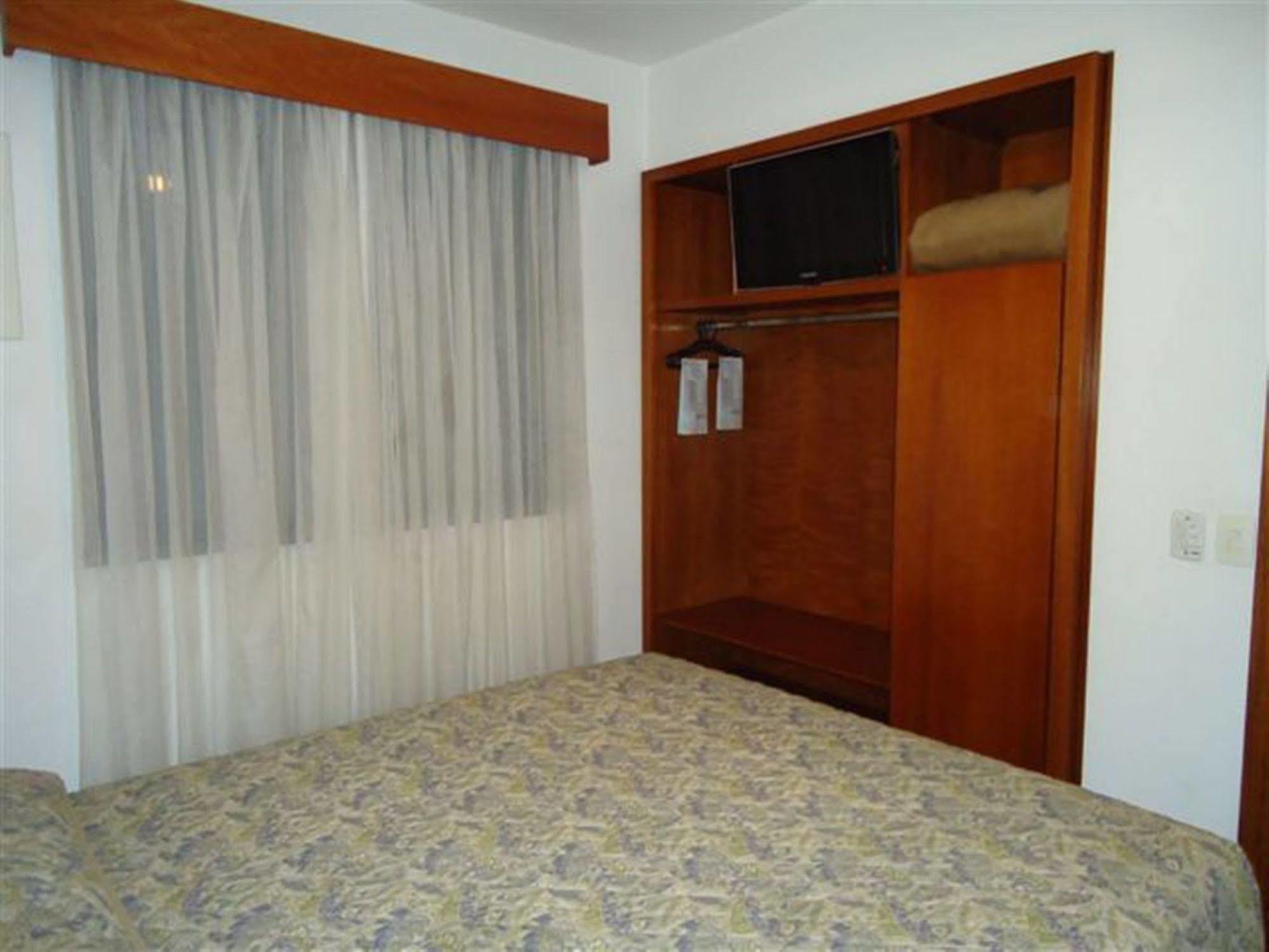 Collins Trade Hotel Порту Алегри Екстериор снимка