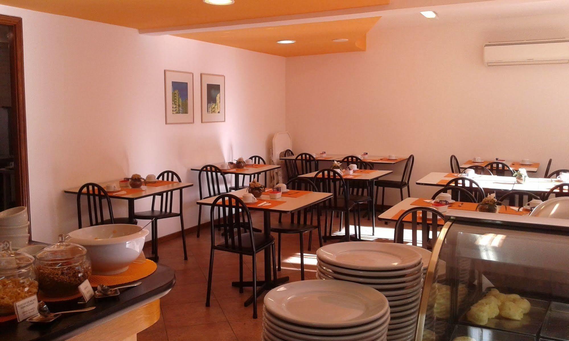 Collins Trade Hotel Порту Алегри Екстериор снимка