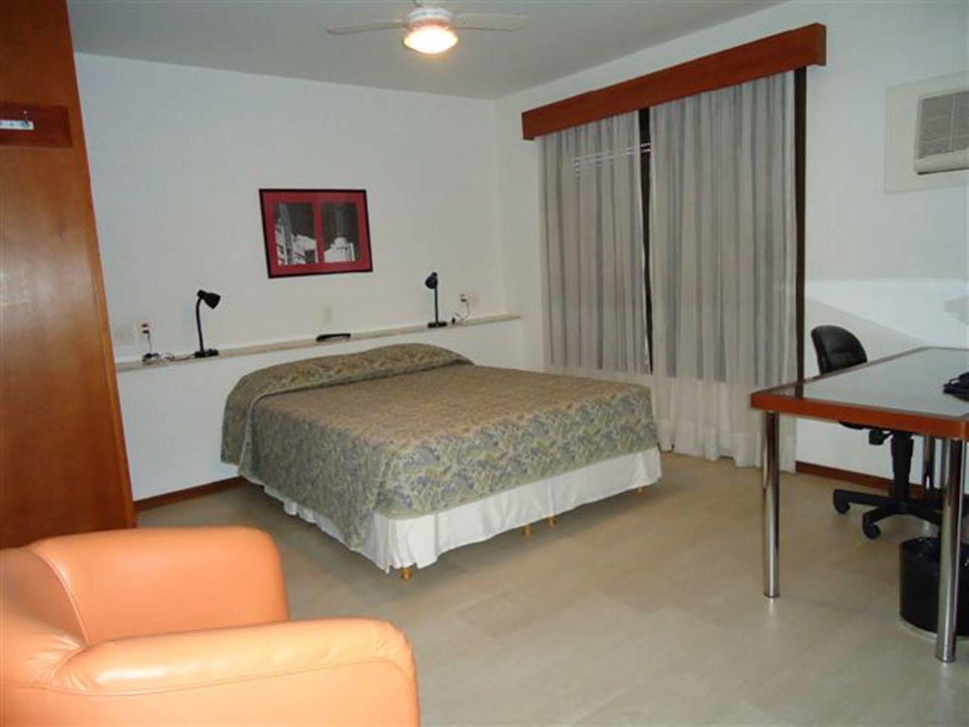 Collins Trade Hotel Порту Алегри Екстериор снимка
