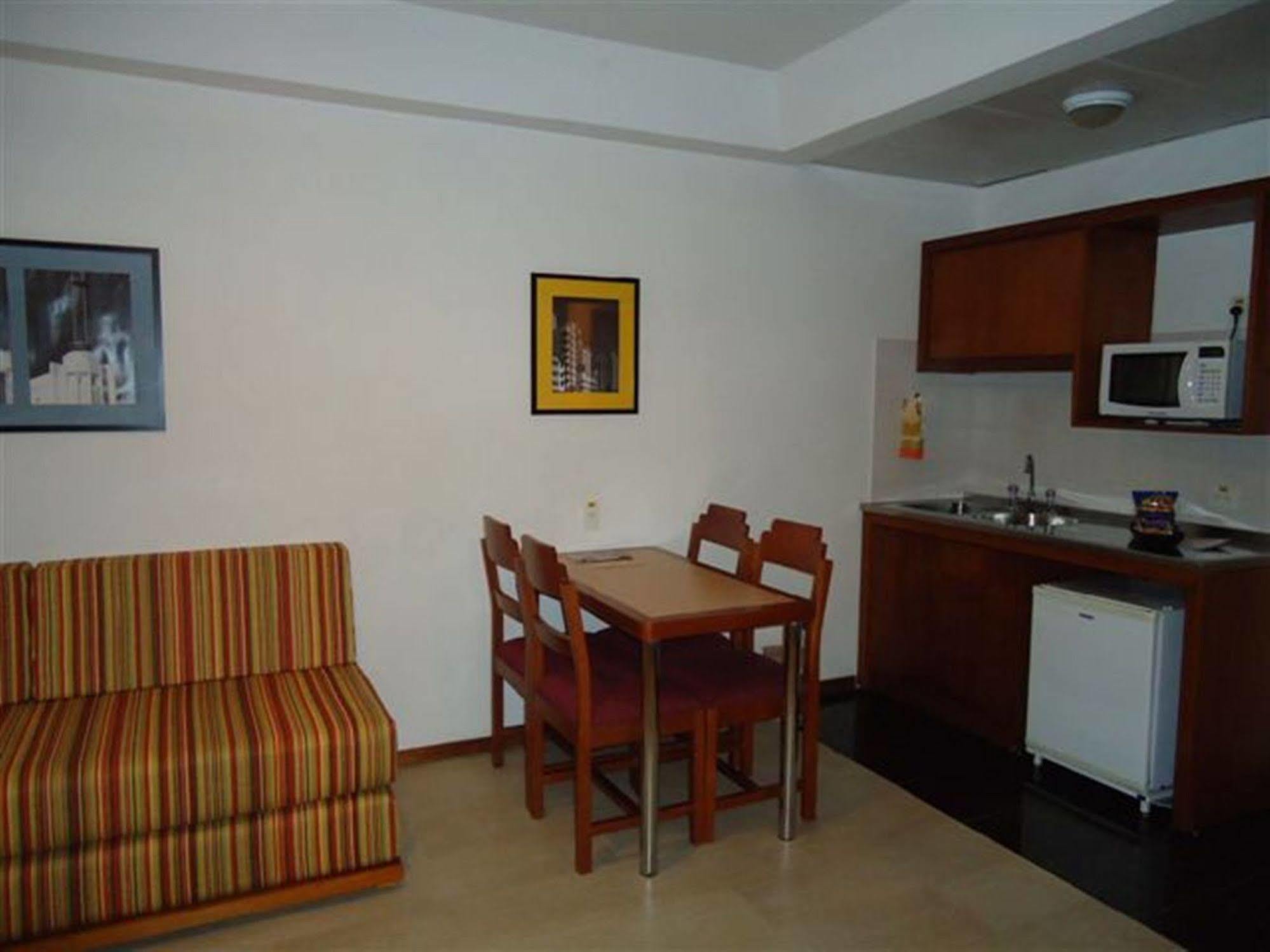 Collins Trade Hotel Порту Алегри Екстериор снимка
