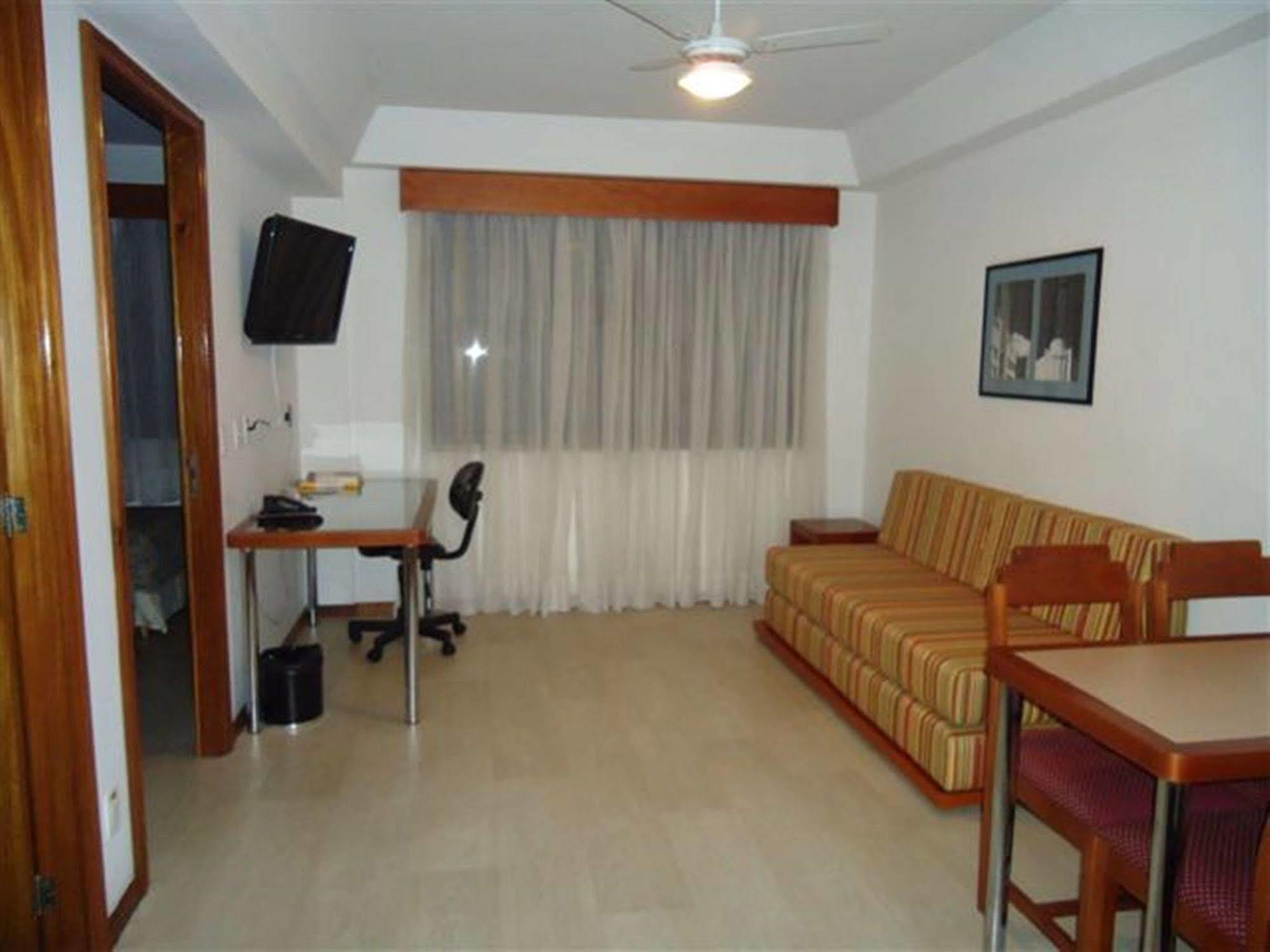 Collins Trade Hotel Порту Алегри Екстериор снимка